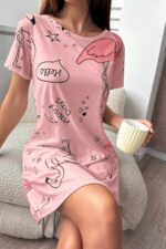 Pembe Flamingo Baskılı Kısa Kollu Midi Boy Gecelik 15726